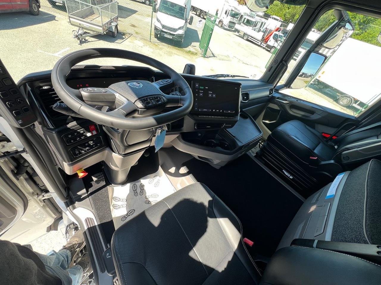 Scania R500 8x4*4 Tridem 26 T Hiab  Lastväxlare Fullutrustad 2025 - Krok/Lastväxlare
