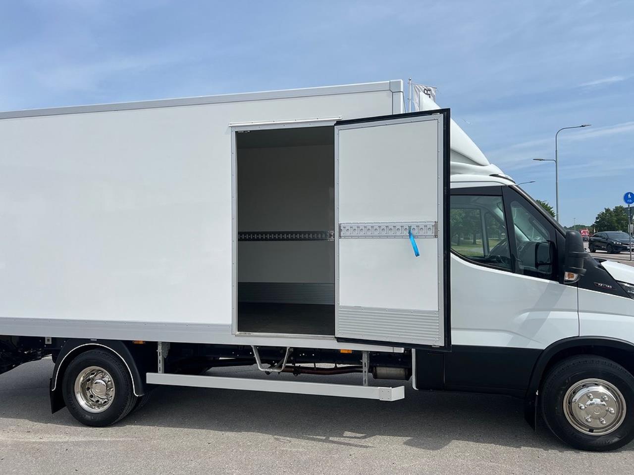Iveco Daily 72C18 Skåpbil *Endast 650 mil * Euro 6 2024 - Övrigt