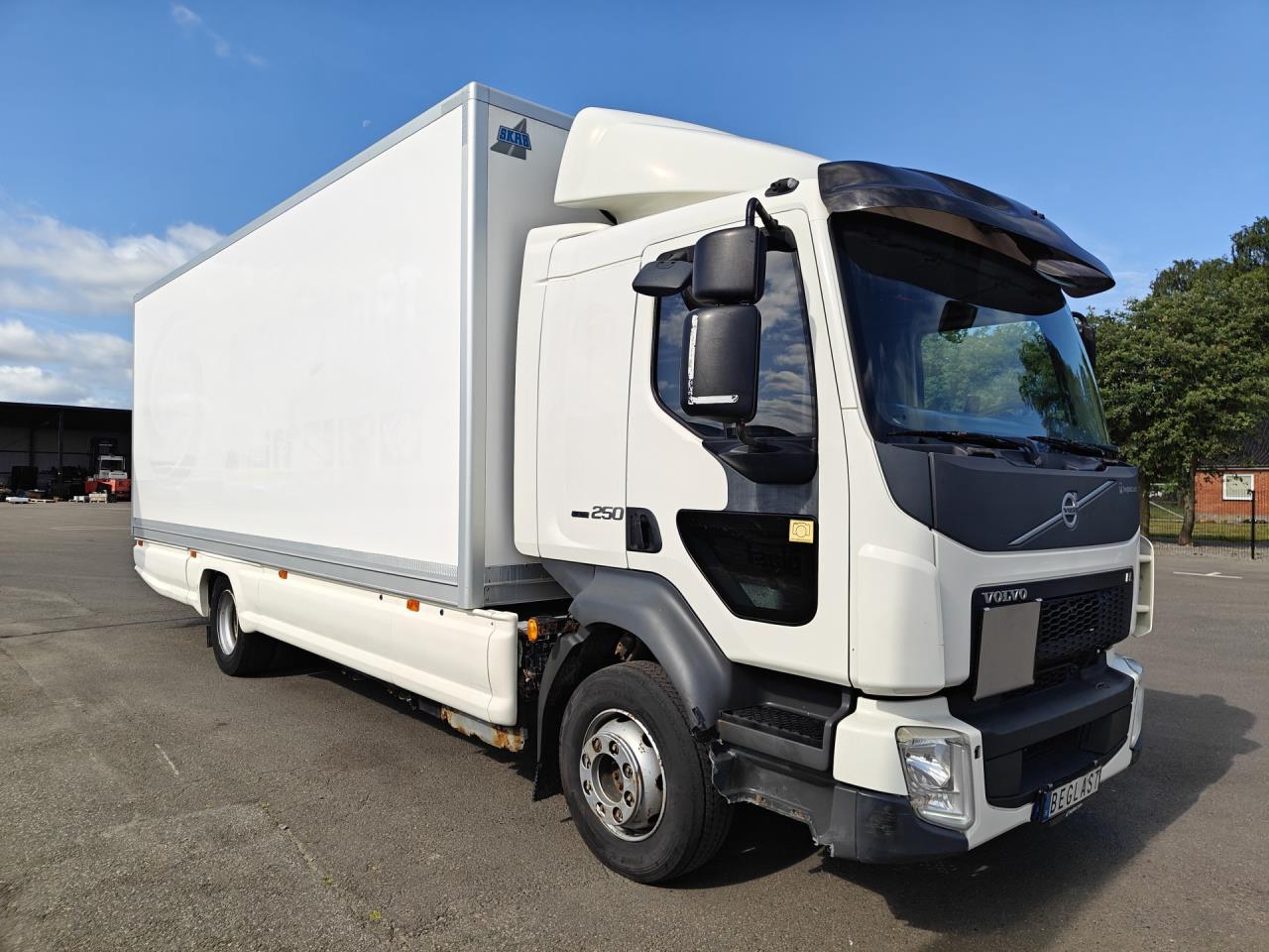 VOLVO FL250 2014 - Skåp