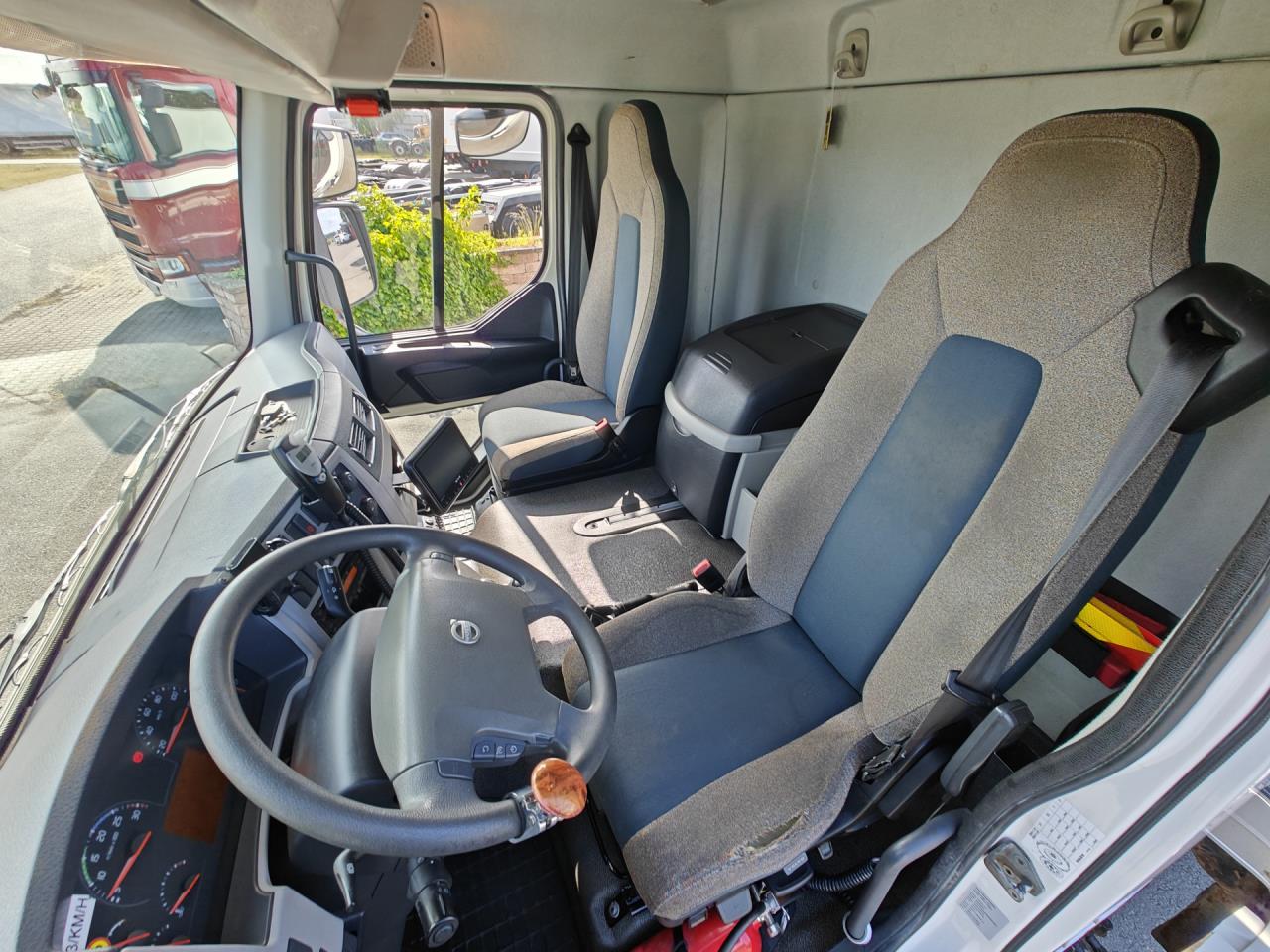 VOLVO FL250 2014 - Skåp