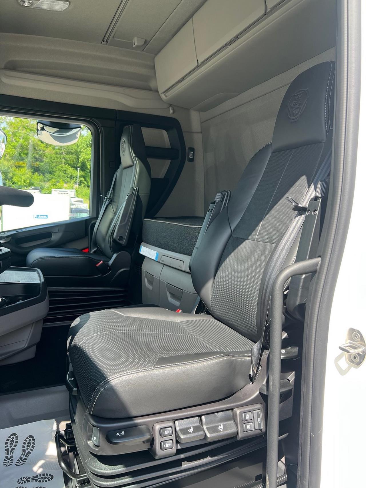 Scania R500 8x4*4 Tridem 26 T Hiab  Lastväxlare Fullutrustad 2025 - Krok/Lastväxlare