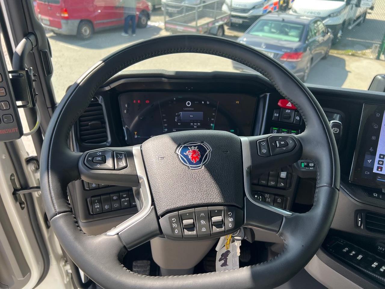 Scania R500 8x4*4 Tridem 26 T Hiab  Lastväxlare Fullutrustad 2025 - Krok/Lastväxlare