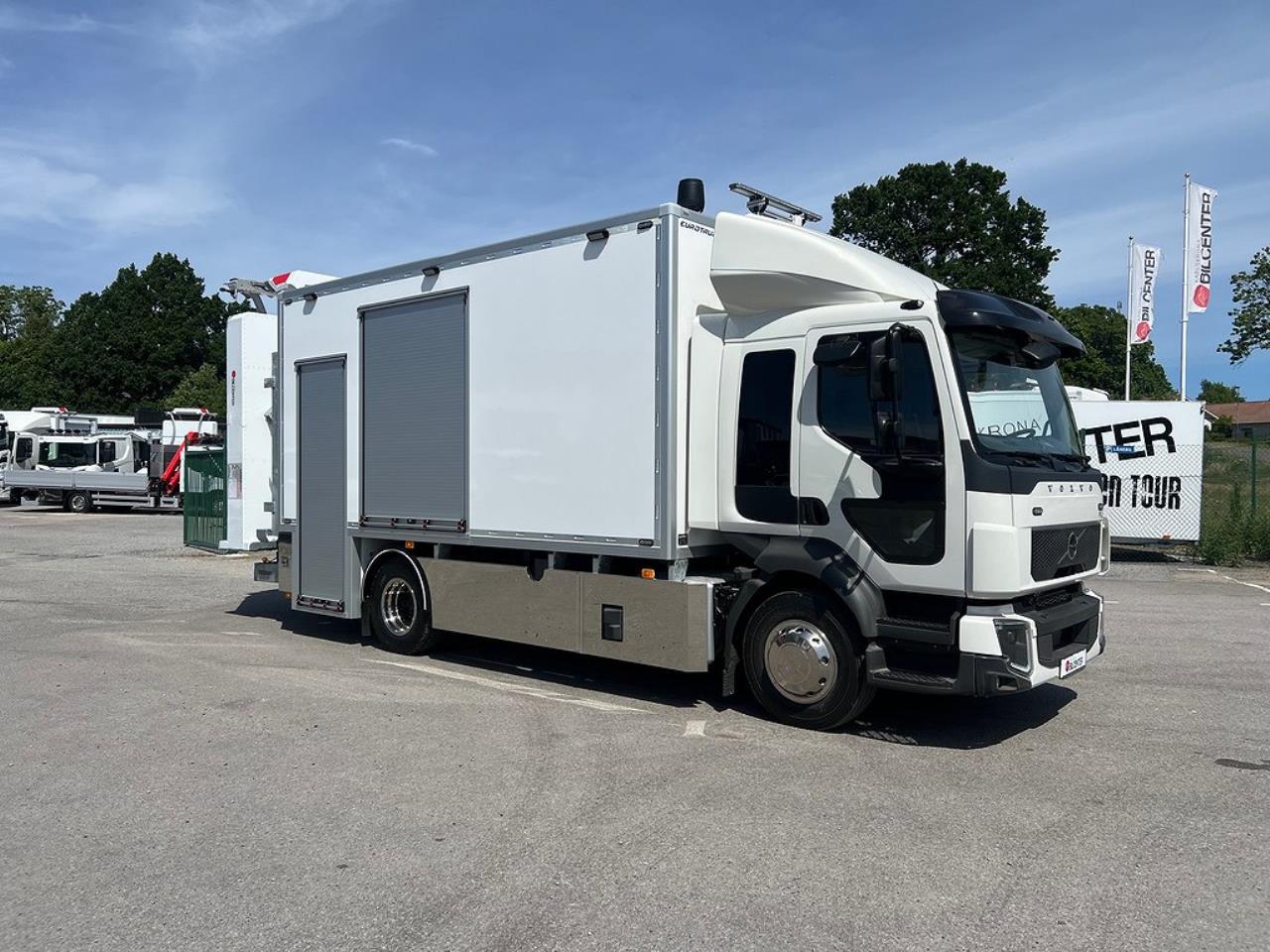 Volvo FL250 4x2 TMA Bil med Toalett & MaxiSign Online 2024 - Övrigt