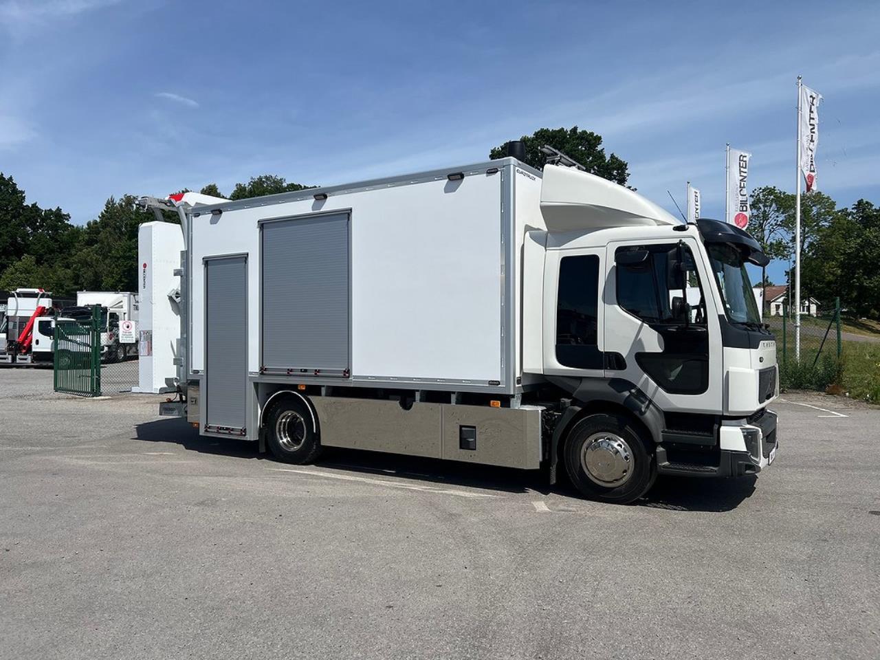Volvo FL250 4x2 TMA Bil med Toalett & MaxiSign Online 2024 - Övrigt