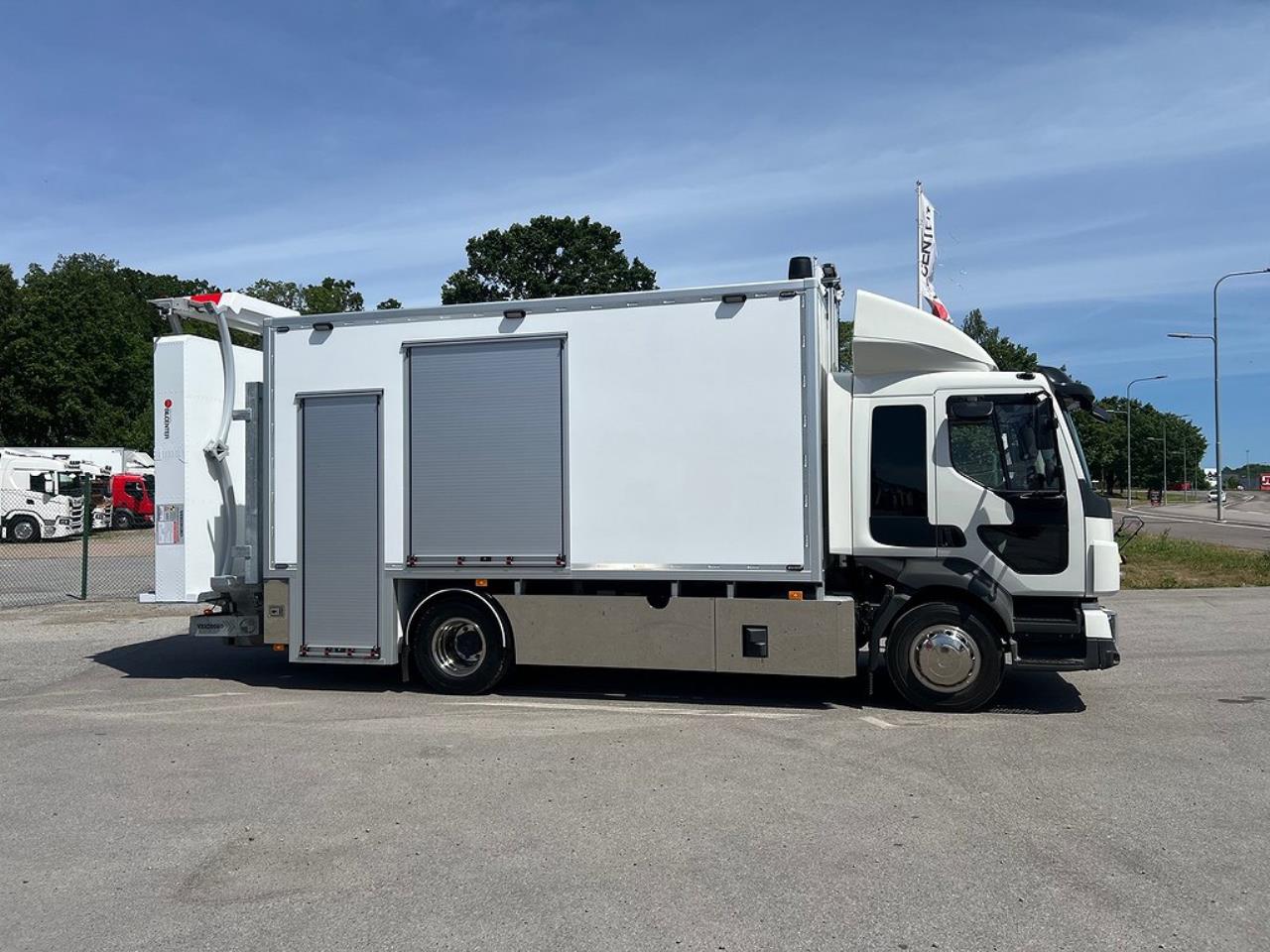 Volvo FL250 4x2 TMA Bil med Toalett & MaxiSign Online 2024 - Övrigt