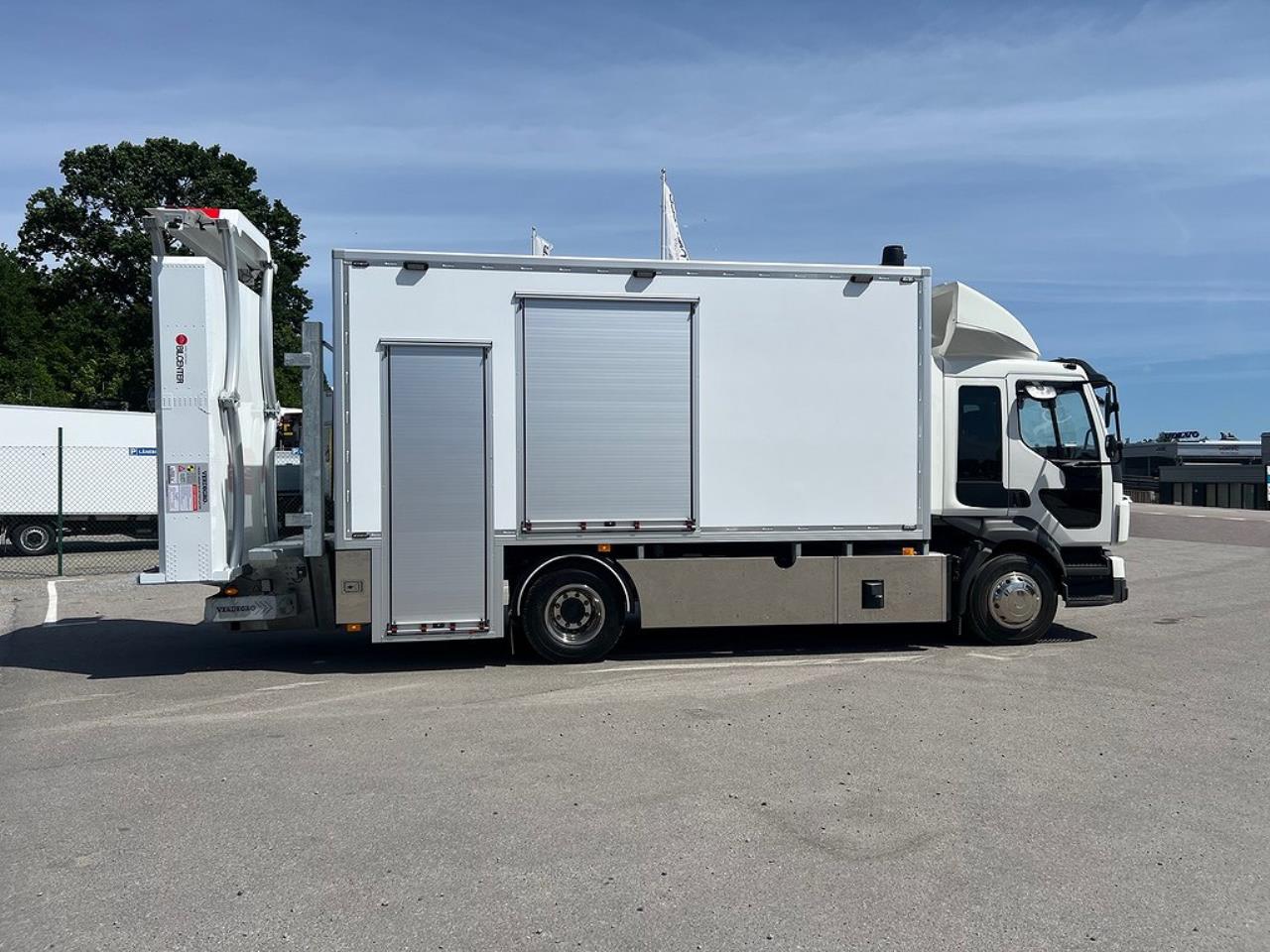 Volvo FL250 4x2 TMA Bil med Toalett & MaxiSign Online 2024 - Övrigt