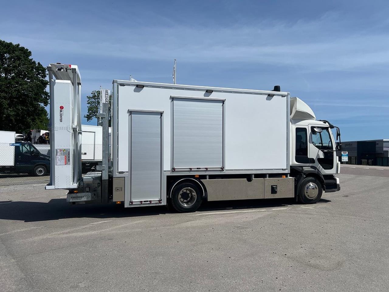Volvo FL250 4x2 TMA Bil med Toalett & MaxiSign Online 2024 - Övrigt