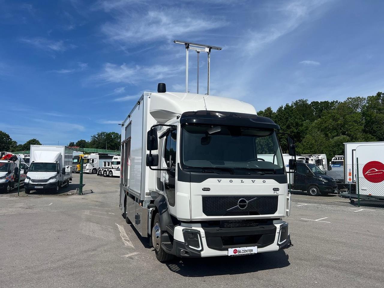 Volvo FL250 4x2 TMA Bil med Toalett & MaxiSign Online 2024 - Övrigt
