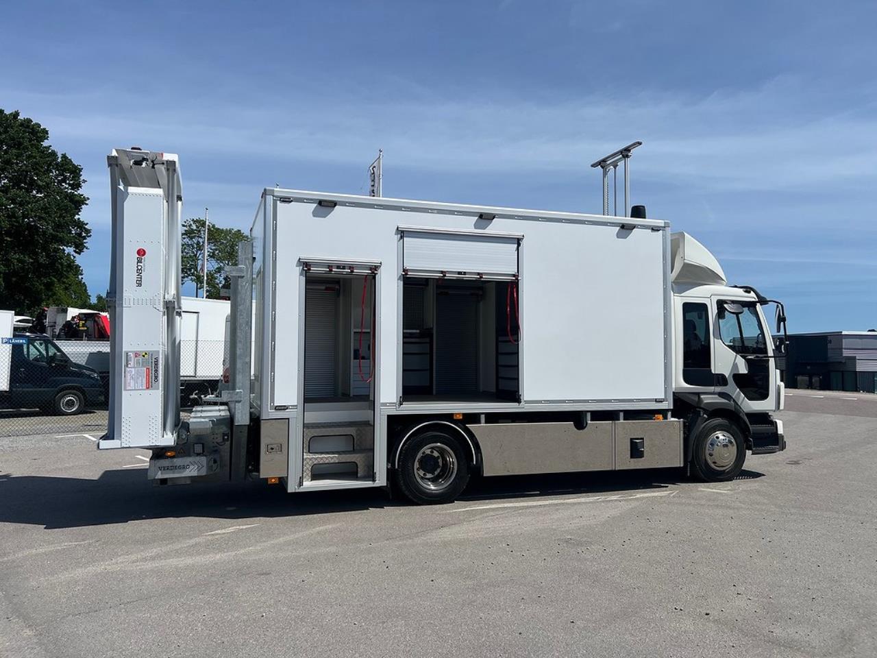 Volvo FL250 4x2 TMA Bil med Toalett & MaxiSign Online 2024 - Övrigt