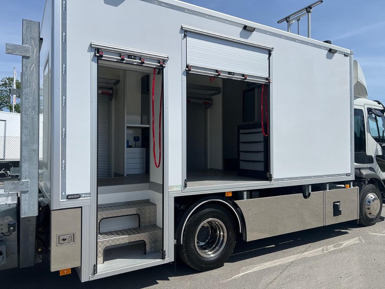 Volvo FL250 4x2 TMA Bil med Toalett & MaxiSign Online 2024 - Övrigt