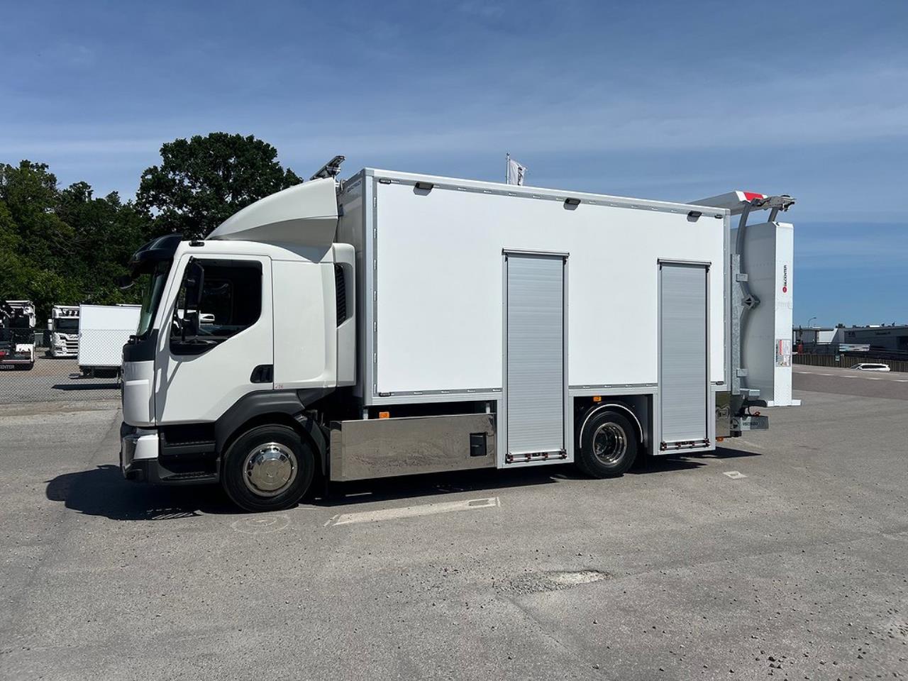 Volvo FL250 4x2 TMA Bil med Toalett & MaxiSign Online 2024 - Övrigt