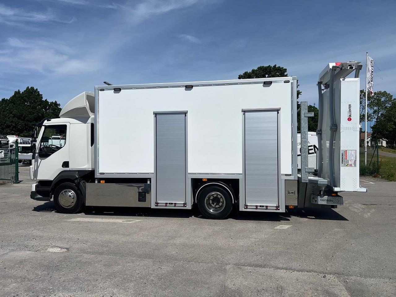 Volvo FL250 4x2 TMA Bil med Toalett & MaxiSign Online 2024 - Övrigt