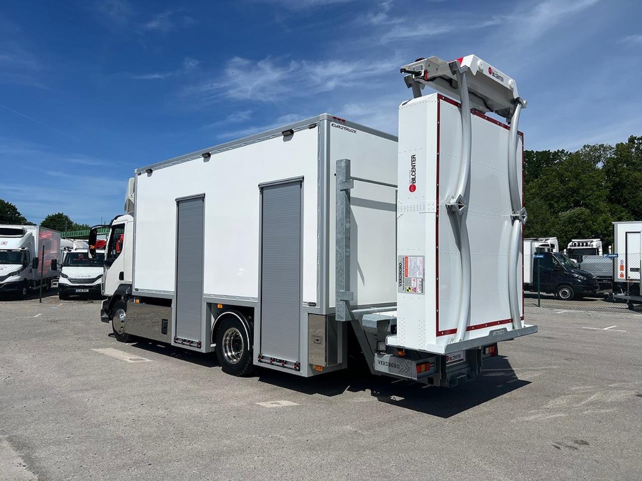 Volvo FL250 4x2 TMA Bil med Toalett & MaxiSign Online 2024 - Övrigt