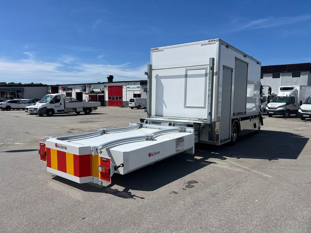 Volvo FL250 4x2 TMA Bil med Toalett & MaxiSign Online 2024 - Övrigt