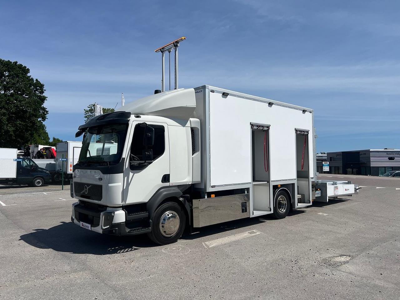 Volvo FL250 4x2 TMA Bil med Toalett & MaxiSign Online 2024 - Övrigt
