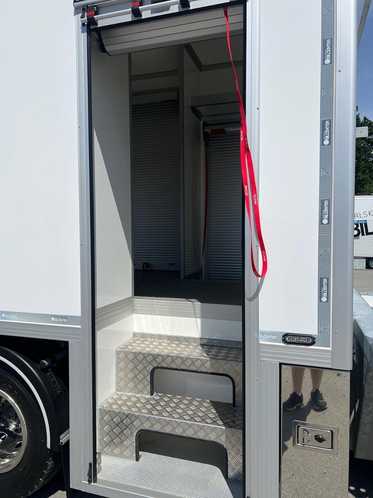 Volvo FL250 4x2 TMA Bil med Toalett & MaxiSign Online 2024 - Övrigt