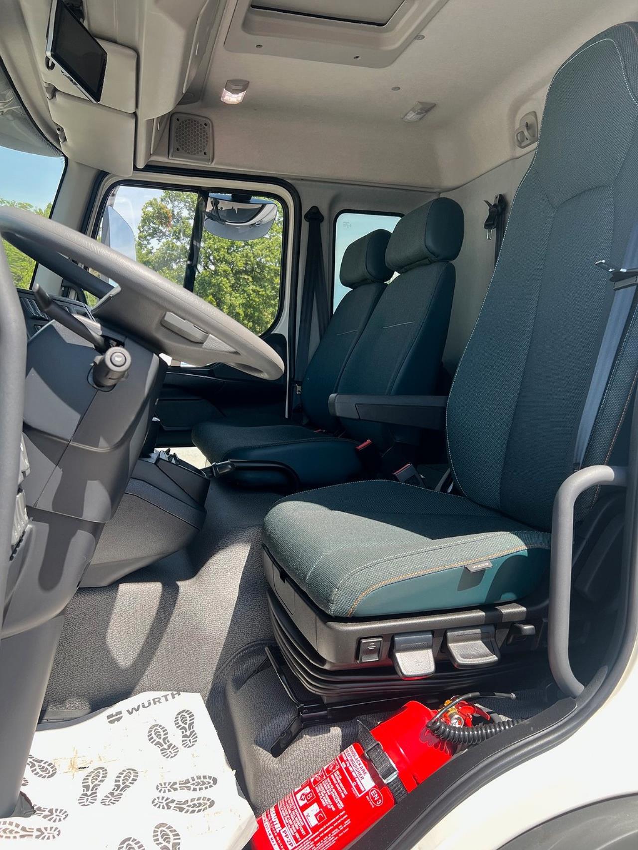 Volvo FL250 4x2 TMA Bil med Toalett & MaxiSign Online 2024 - Övrigt