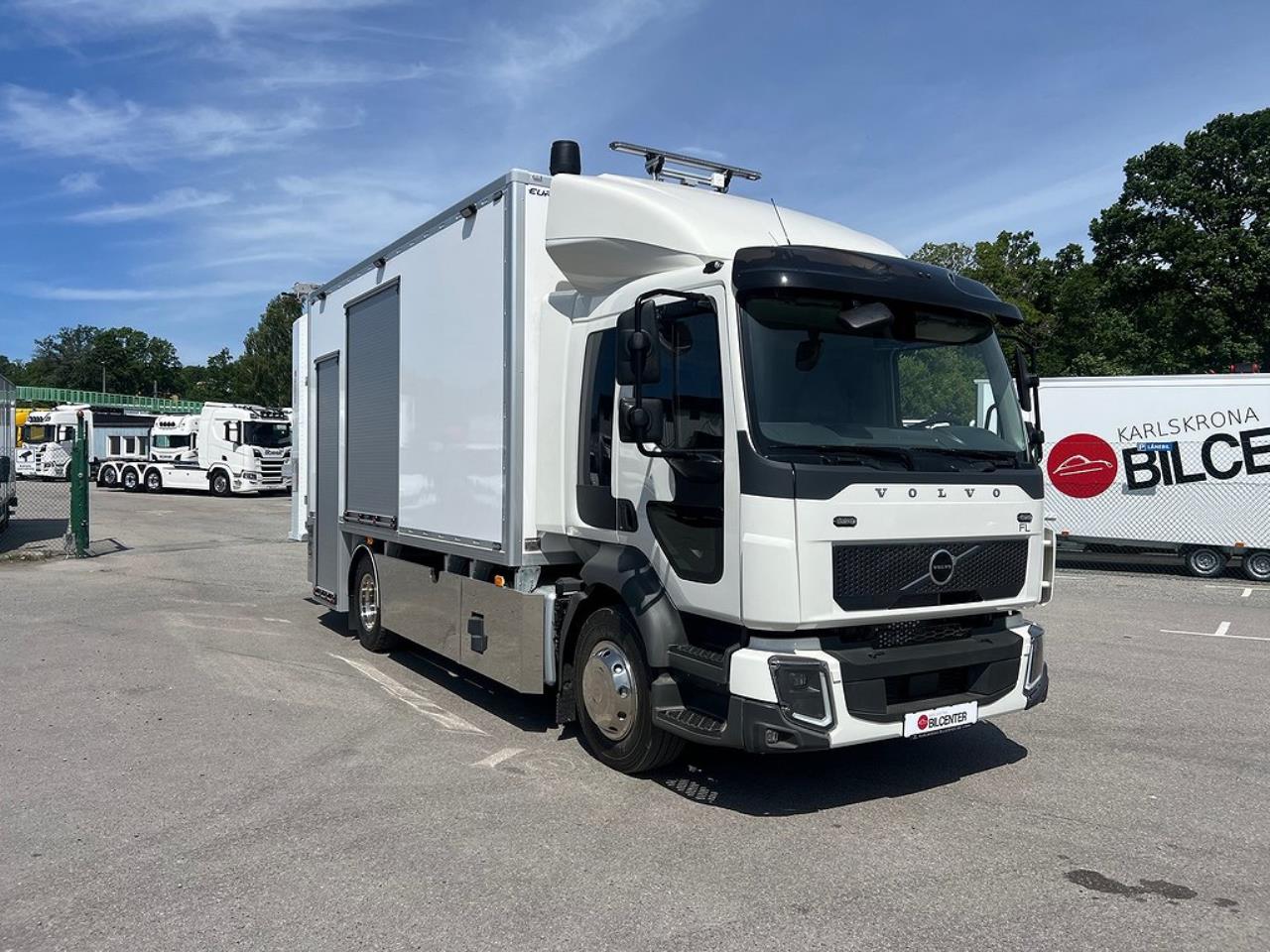Volvo FL250 4x2 TMA Bil med Toalett & MaxiSign Online 2024 - Övrigt