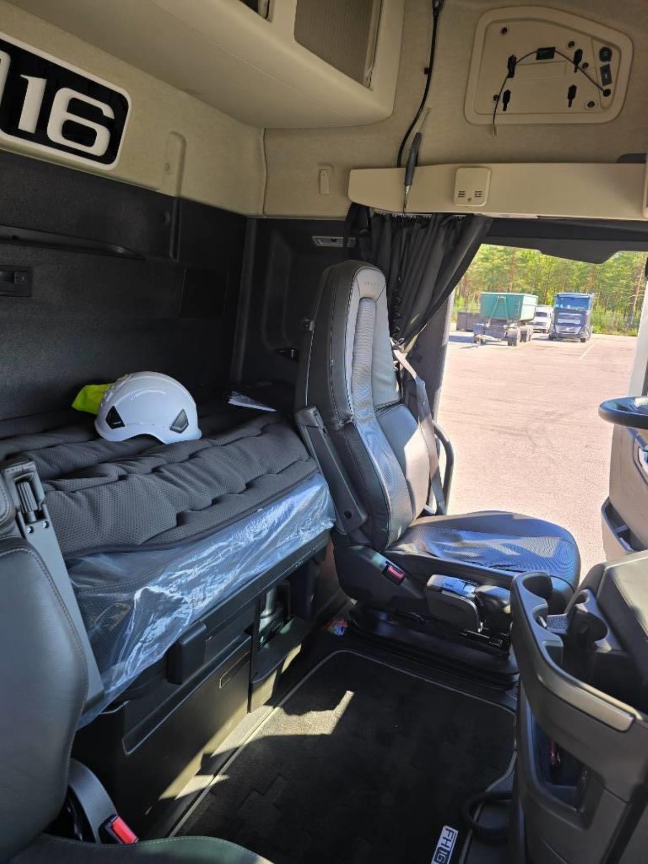 Volvo FH16 780 6x4 Aero timmer ekipage 2024 - Timmer