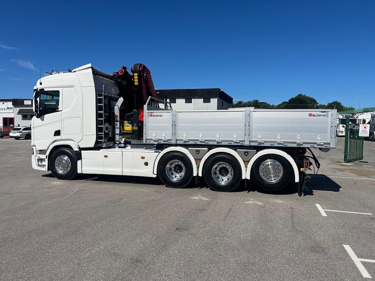 Scania R500 Tridem 26T Hiab Lastväxlare & Kranflak Palfinger 2025 - Kran