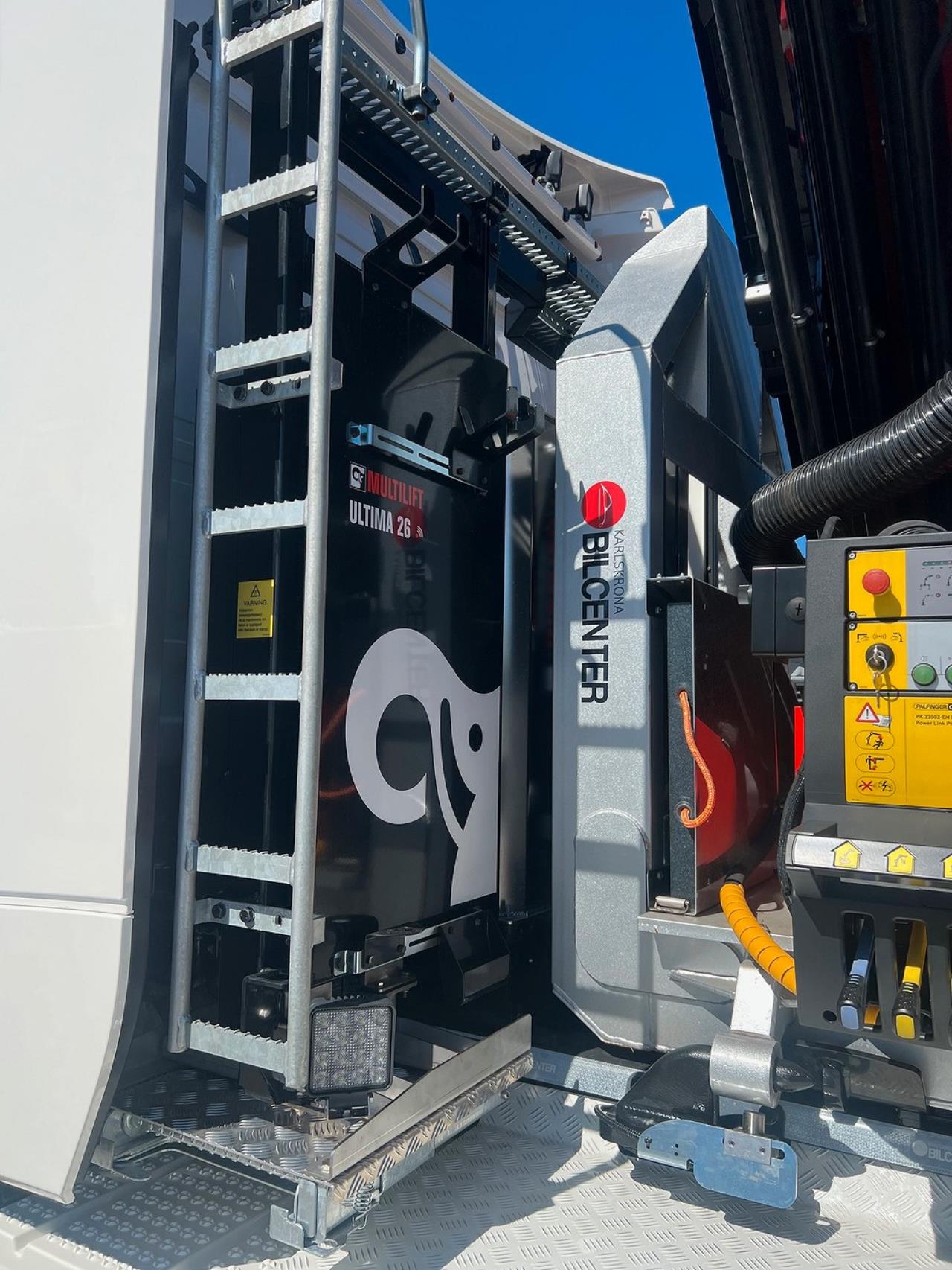 Scania R500 Tridem 26T Hiab Lastväxlare & Kranflak Palfinger 2025 - Kran