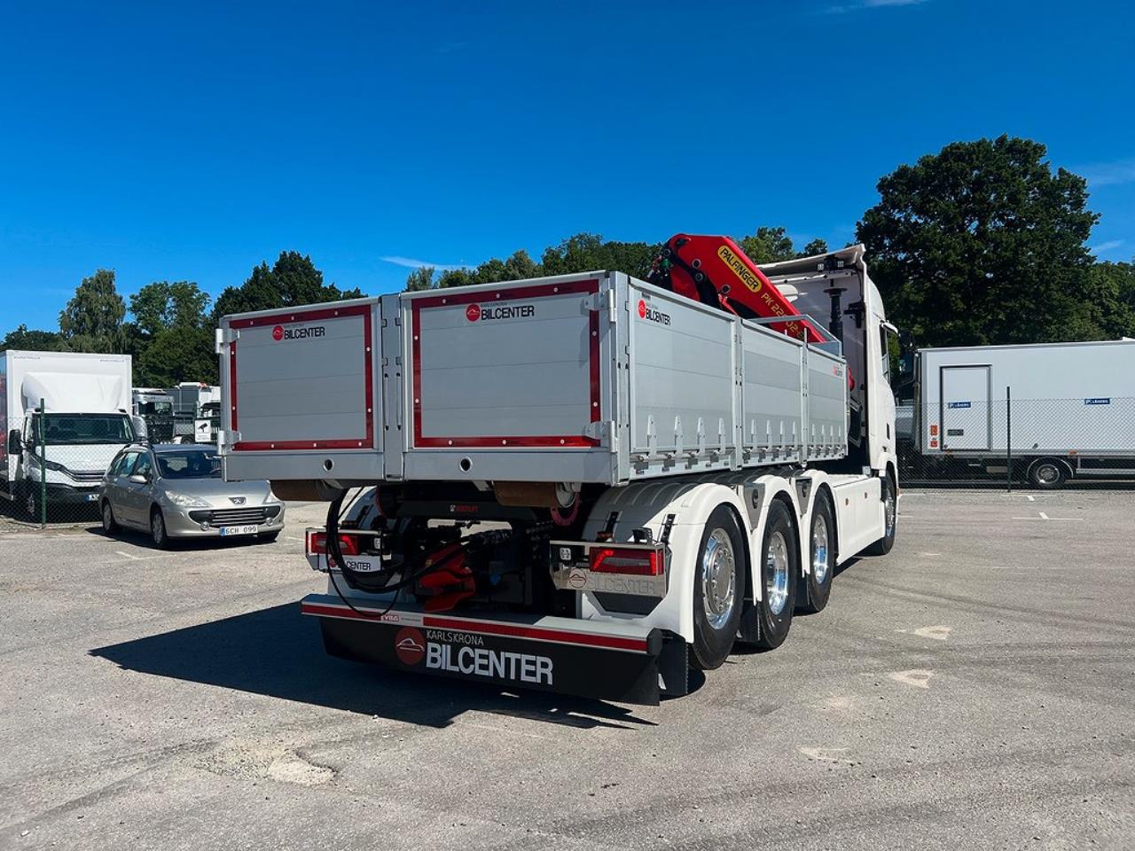 Scania R500 Tridem 26T Hiab Lastväxlare & Kranflak Palfinger 2025 - Kran