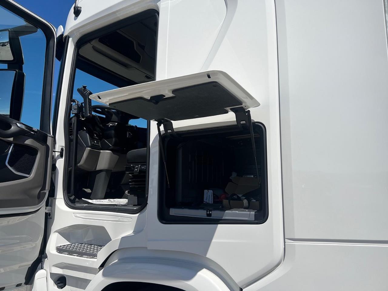 Scania R500 8x4*4 Tridem 26 T Hiab  Lastväxlare Fullutrustad 2025 - Krok/Lastväxlare