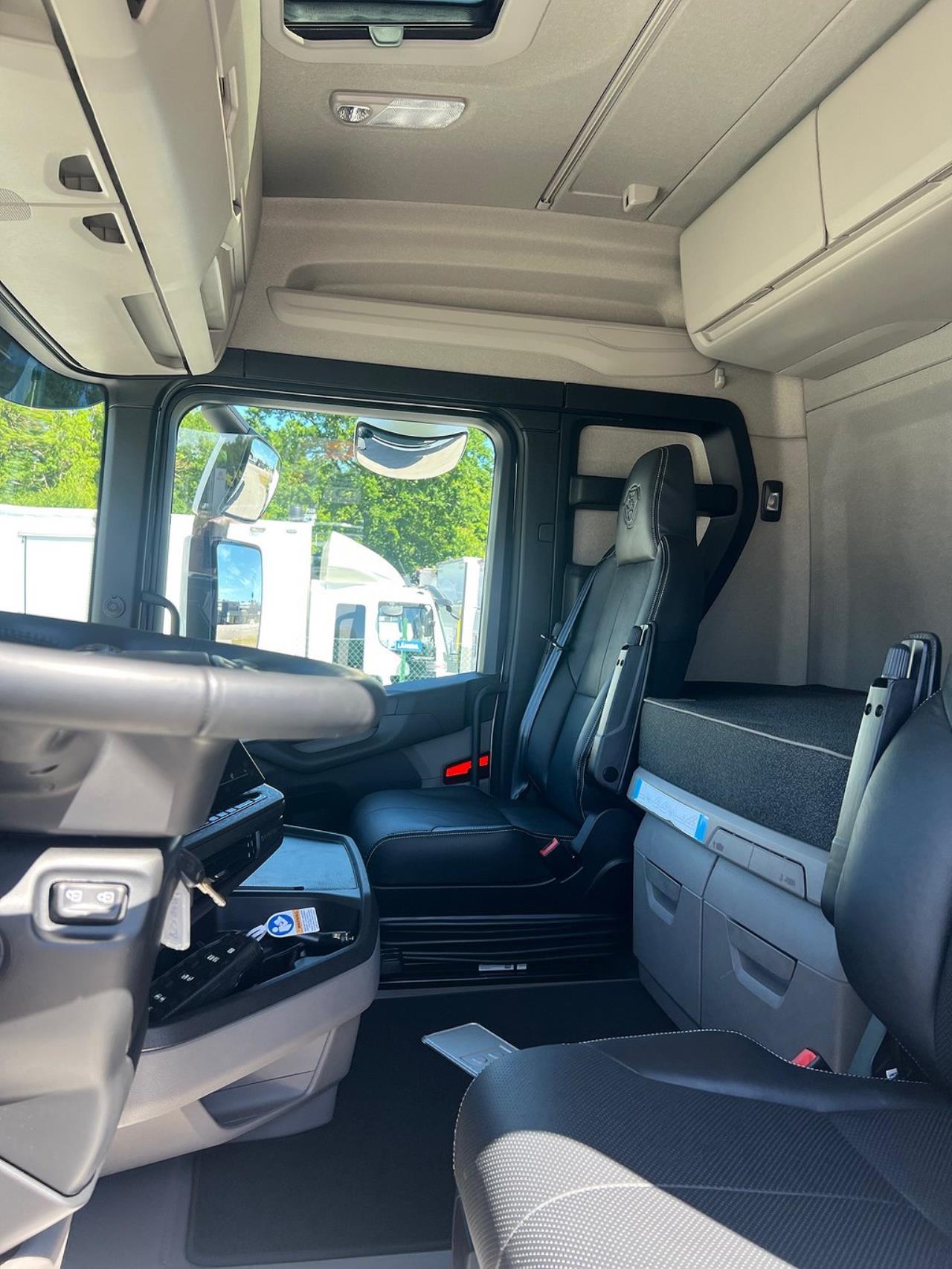 Scania R500 8x4*4 Tridem 26 T Hiab  Lastväxlare Fullutrustad 2025 - Krok/Lastväxlare