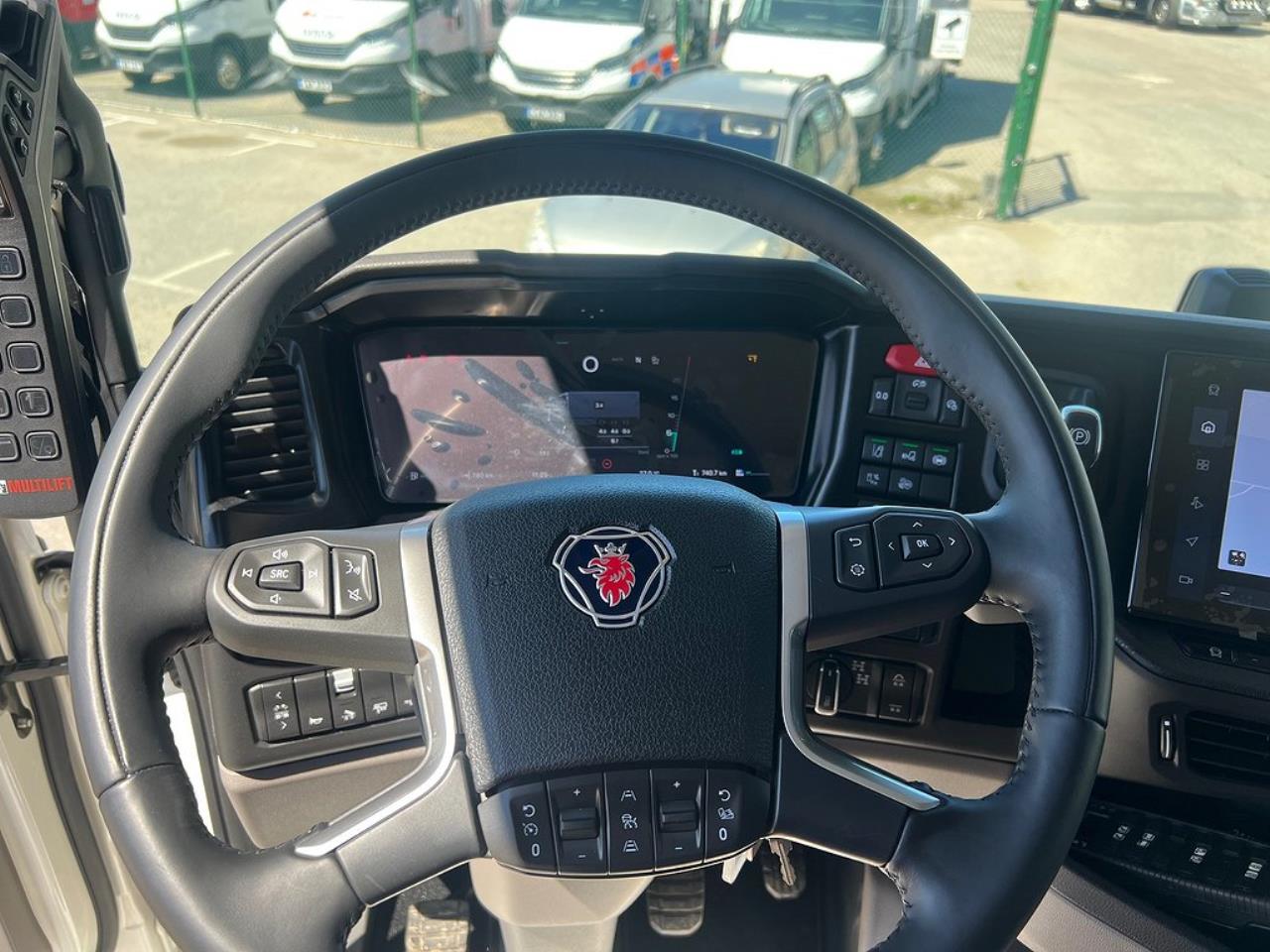 Scania R500 8x4*4 Tridem 26 T Hiab  Lastväxlare Fullutrustad 2025 - Krok/Lastväxlare