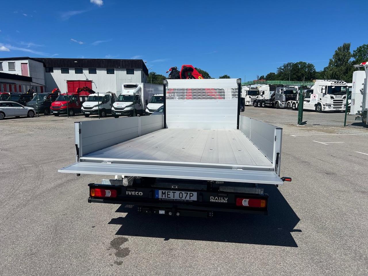 Iveco Daily 72C18 A8 Kranbil Palfinger Kran Fullutrustad 2025 - Övrigt