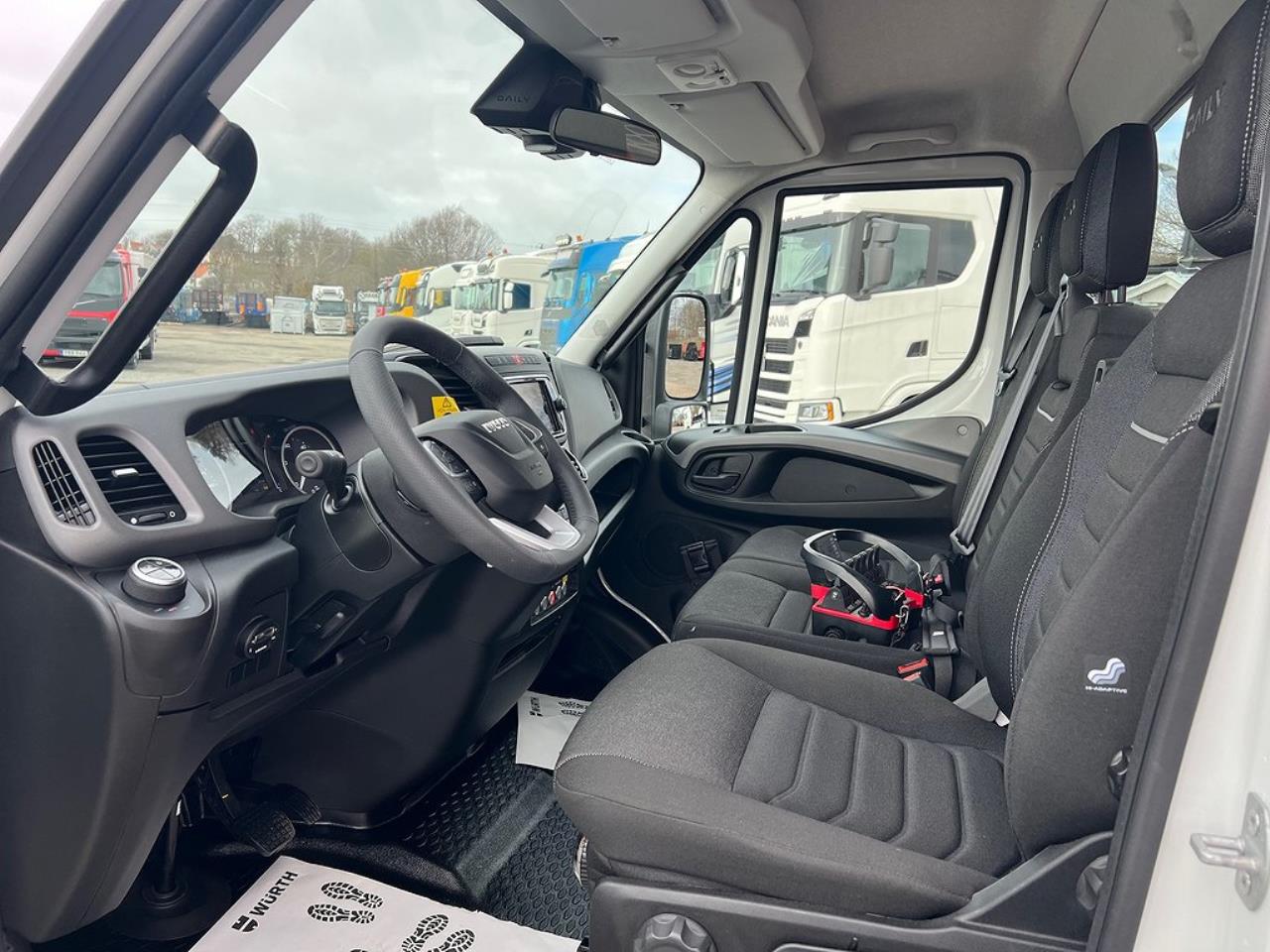 Iveco Daily 72C18 A8 Kranbil Palfinger Kran Fullutrustad 2025 - Övrigt