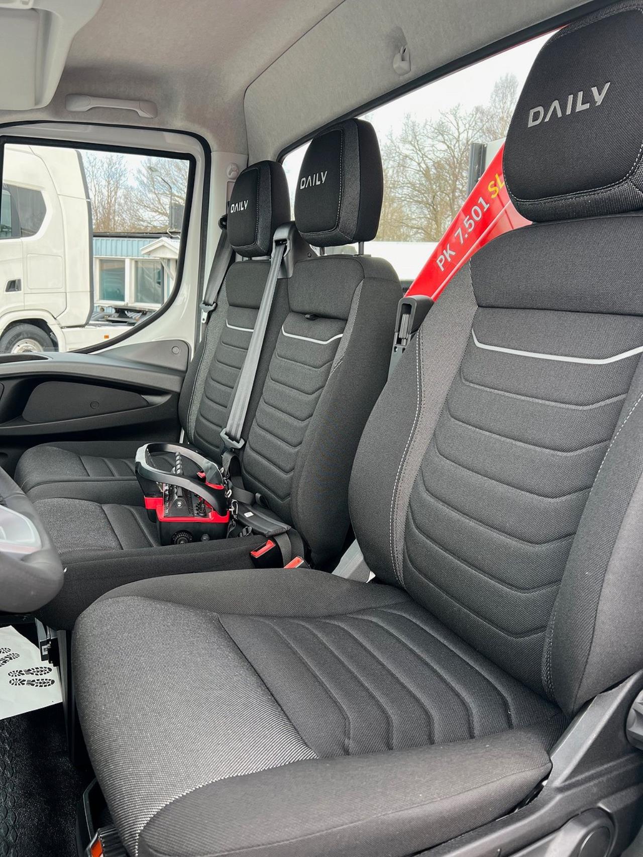 Iveco Daily 72C18 A8 Kranbil Palfinger Kran Fullutrustad 2025 - Övrigt