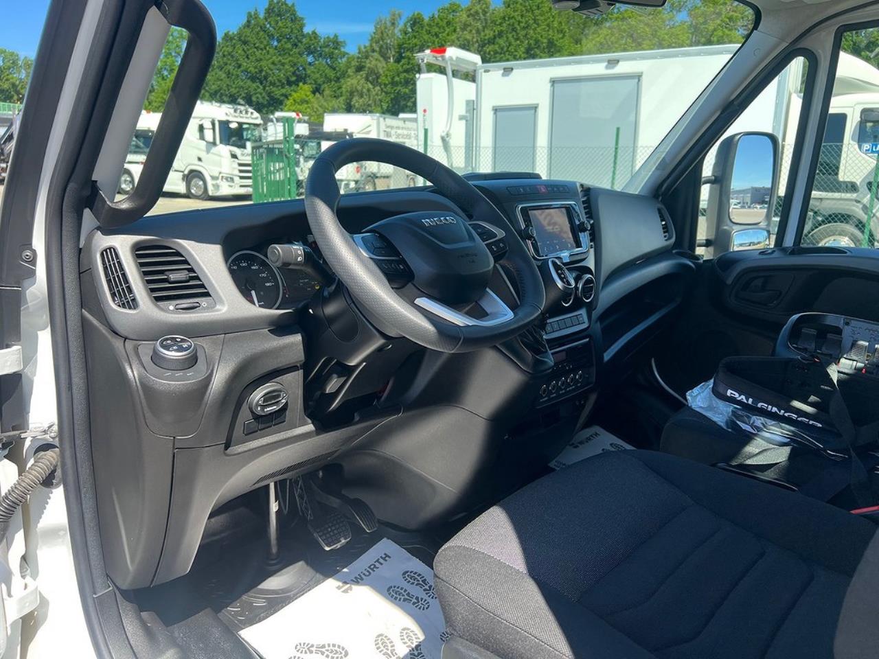 Iveco Daily 72C18 A8 Kranbil Palfinger Kran Fullutrustad 2025 - Övrigt