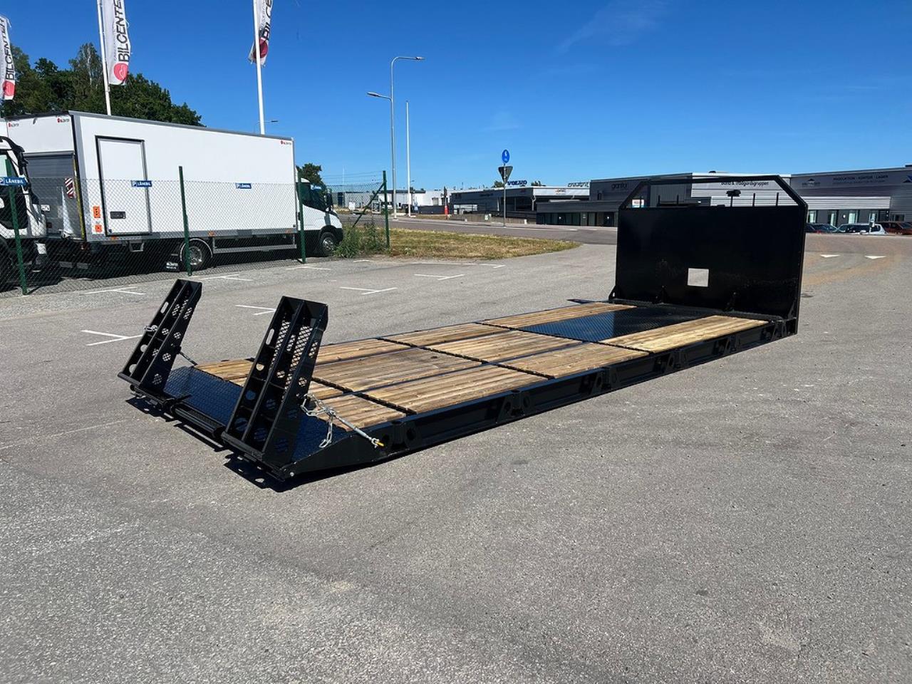 Övriga Bilcenter Flaket- Maskinflak med löstagbara ramper 2025 - Övrigt
