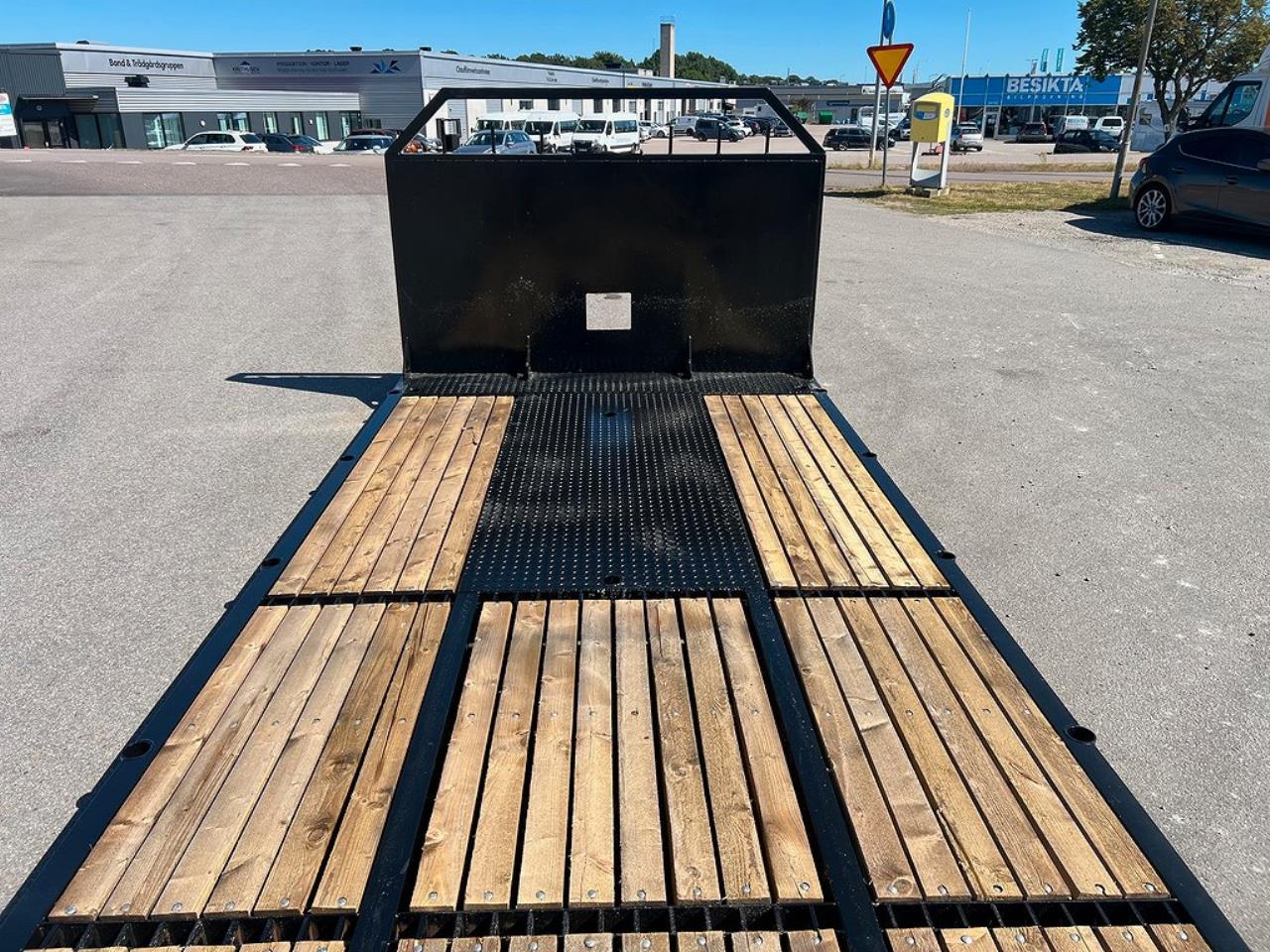 Övriga Bilcenter Flaket- Maskinflak med löstagbara ramper 2025 - Övrigt