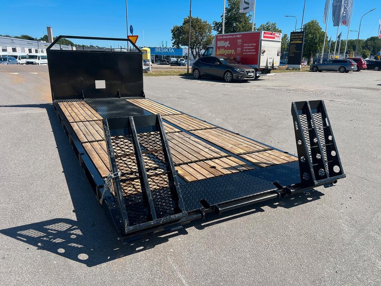 Övriga Bilcenter Flaket- Maskinflak med löstagbara ramper 2025 - Övrigt
