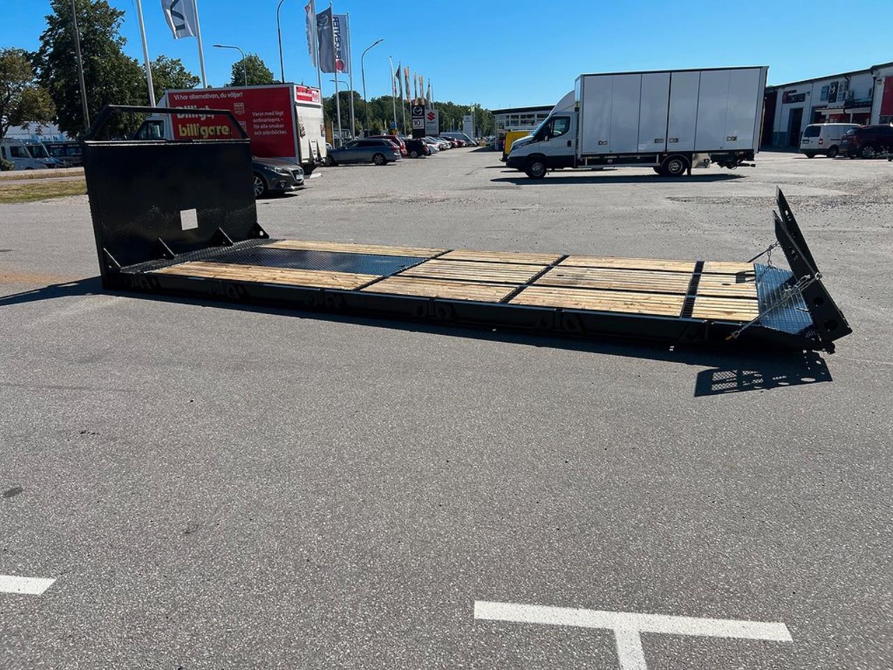 Övriga Bilcenter Flaket- Maskinflak med löstagbara ramper 2025 - Övrigt