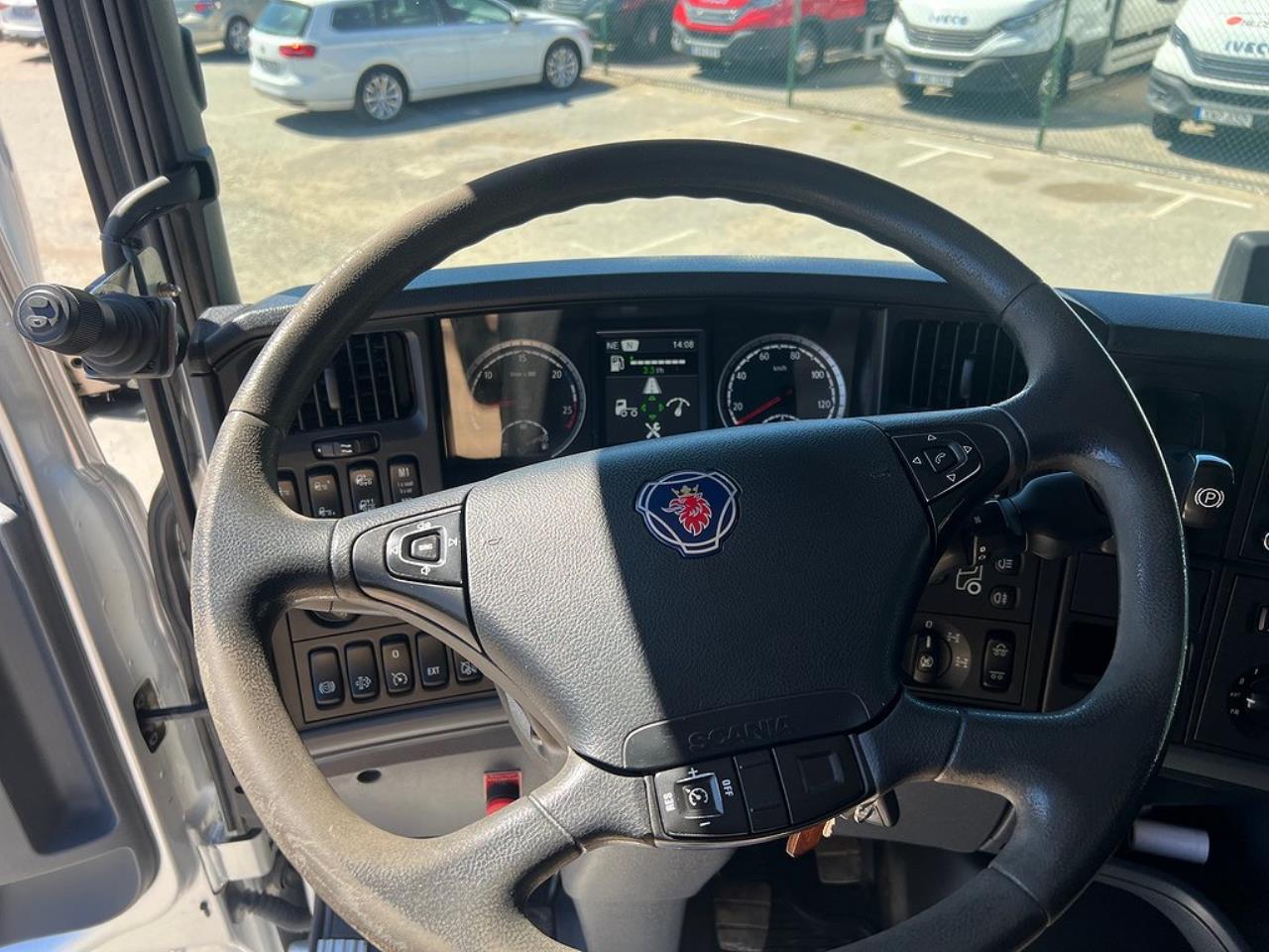Scania R450 8x4*4 Tridem Kranväxlare Euro 6 2017 - Kran