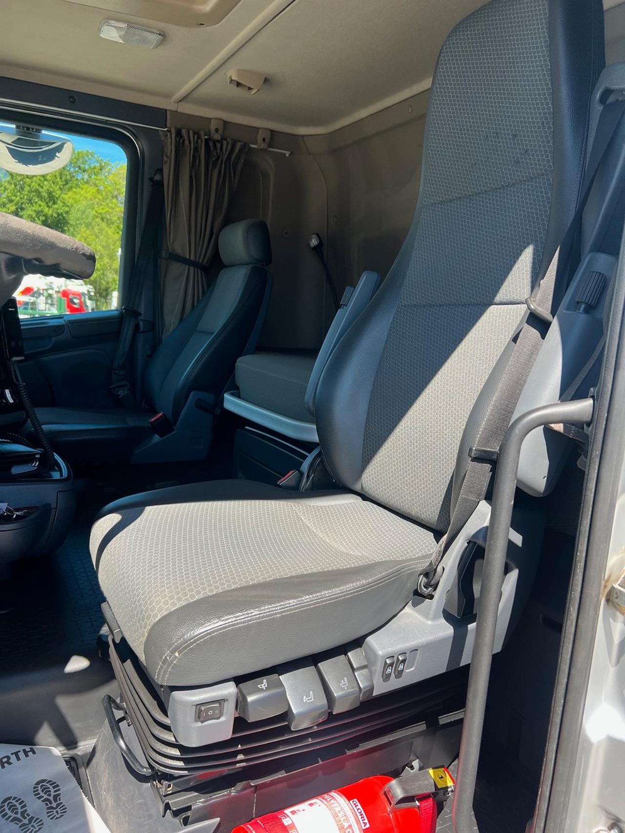 Scania R450 8x4*4 Tridem Kranväxlare Euro 6 2017 - Kran