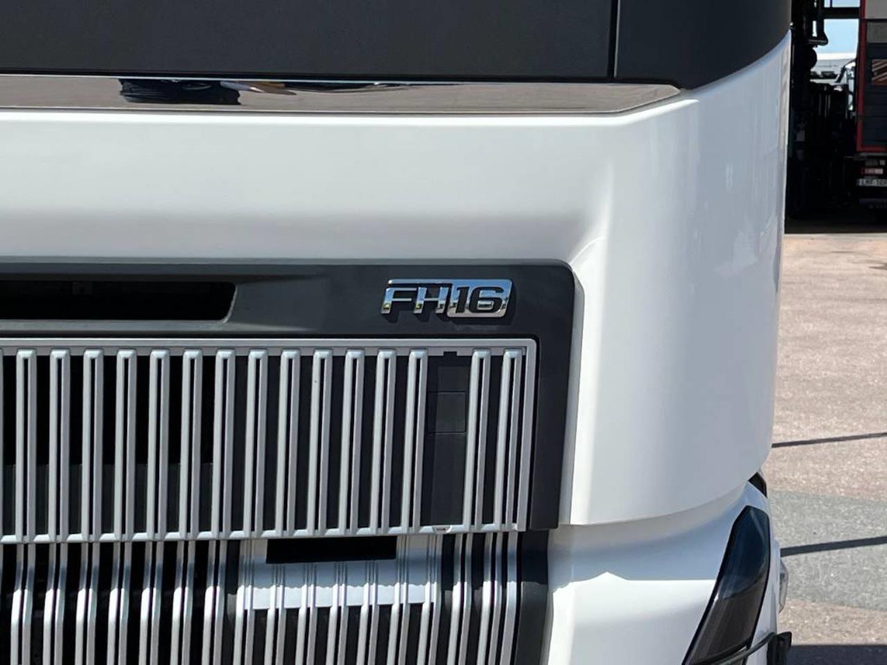Volvo FH16 650 Timmerbil 2023 - Timmer