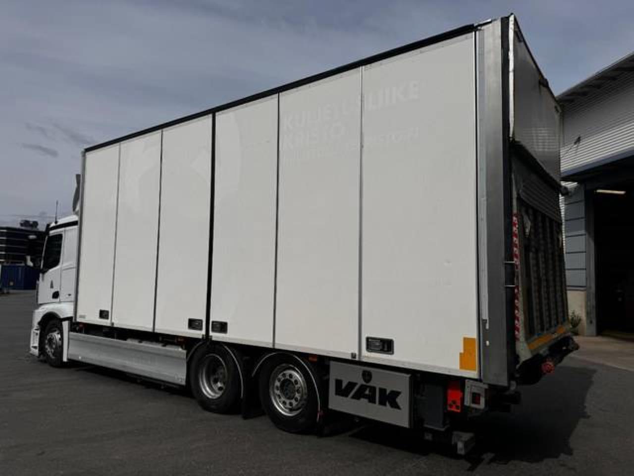 Mercedes-Benz Actros 6X2 2017 - Skåp