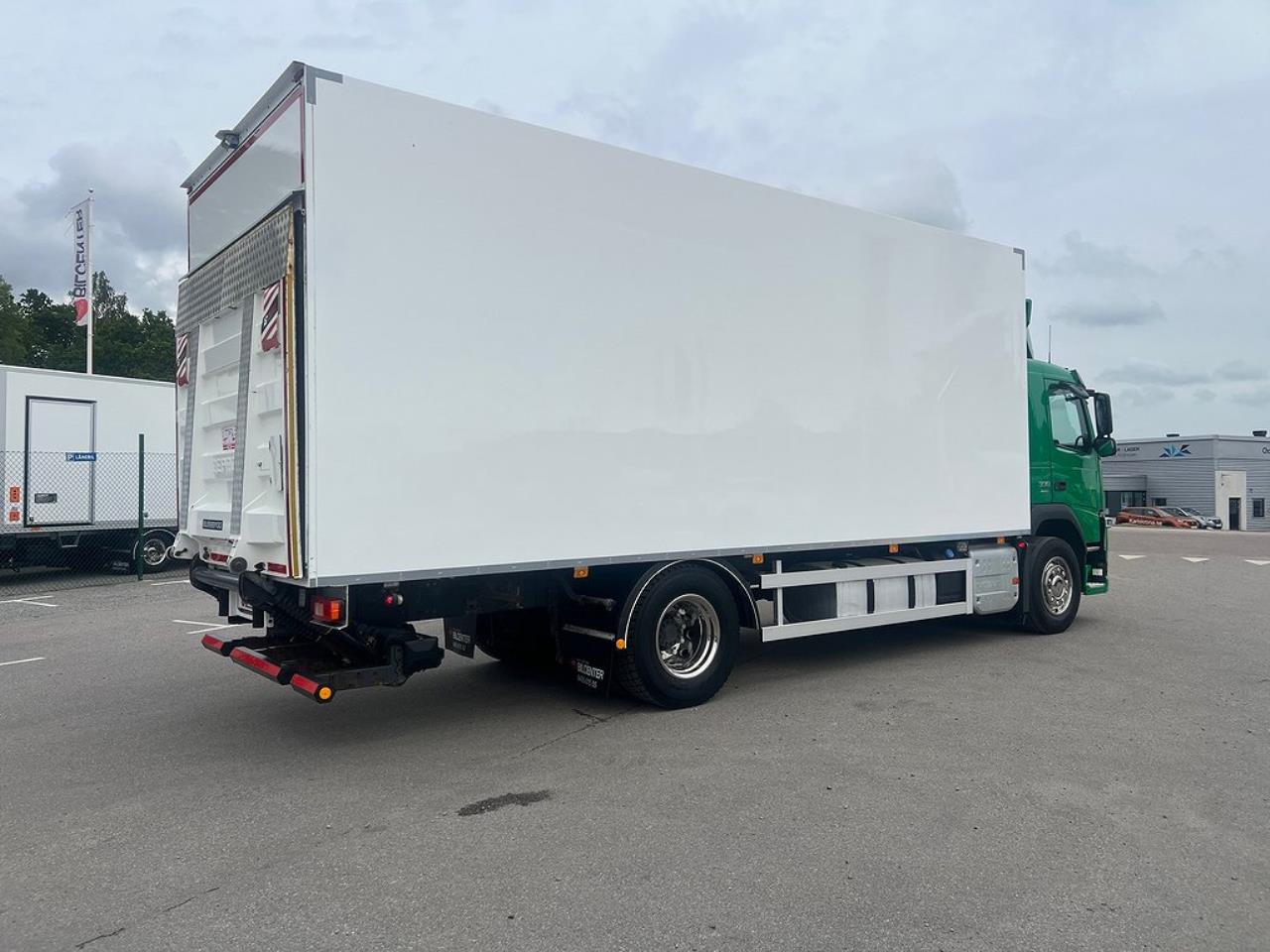 Volvo FM 330 4x2 Skåpbil, Bussbygg Öppningsbarsida, Euro 6 2018 - Skåp