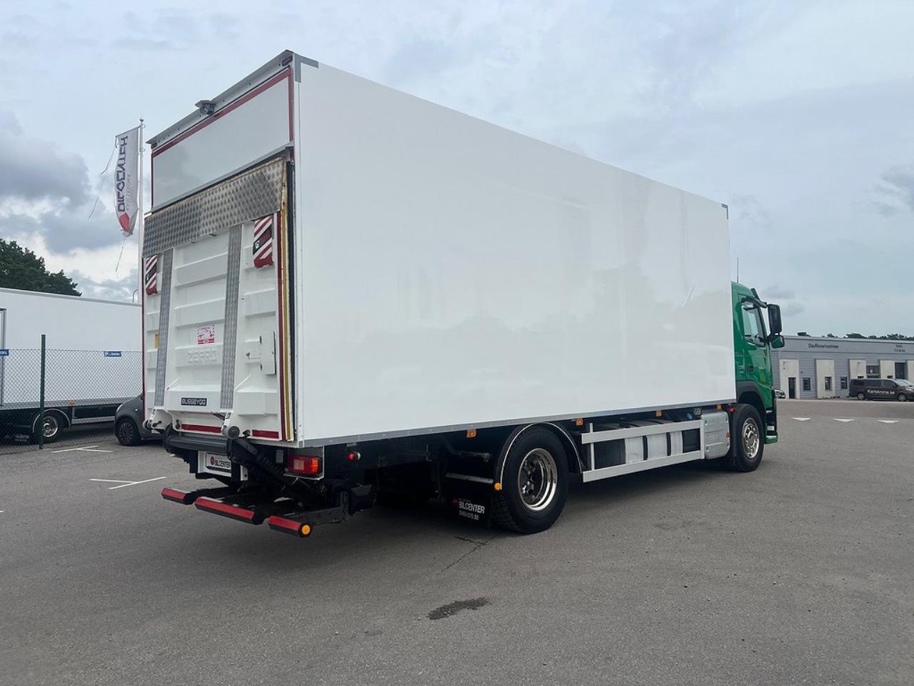 Volvo FM 330 4x2 Skåpbil, Bussbygg Öppningsbarsida, Euro 6 2018 - Skåp