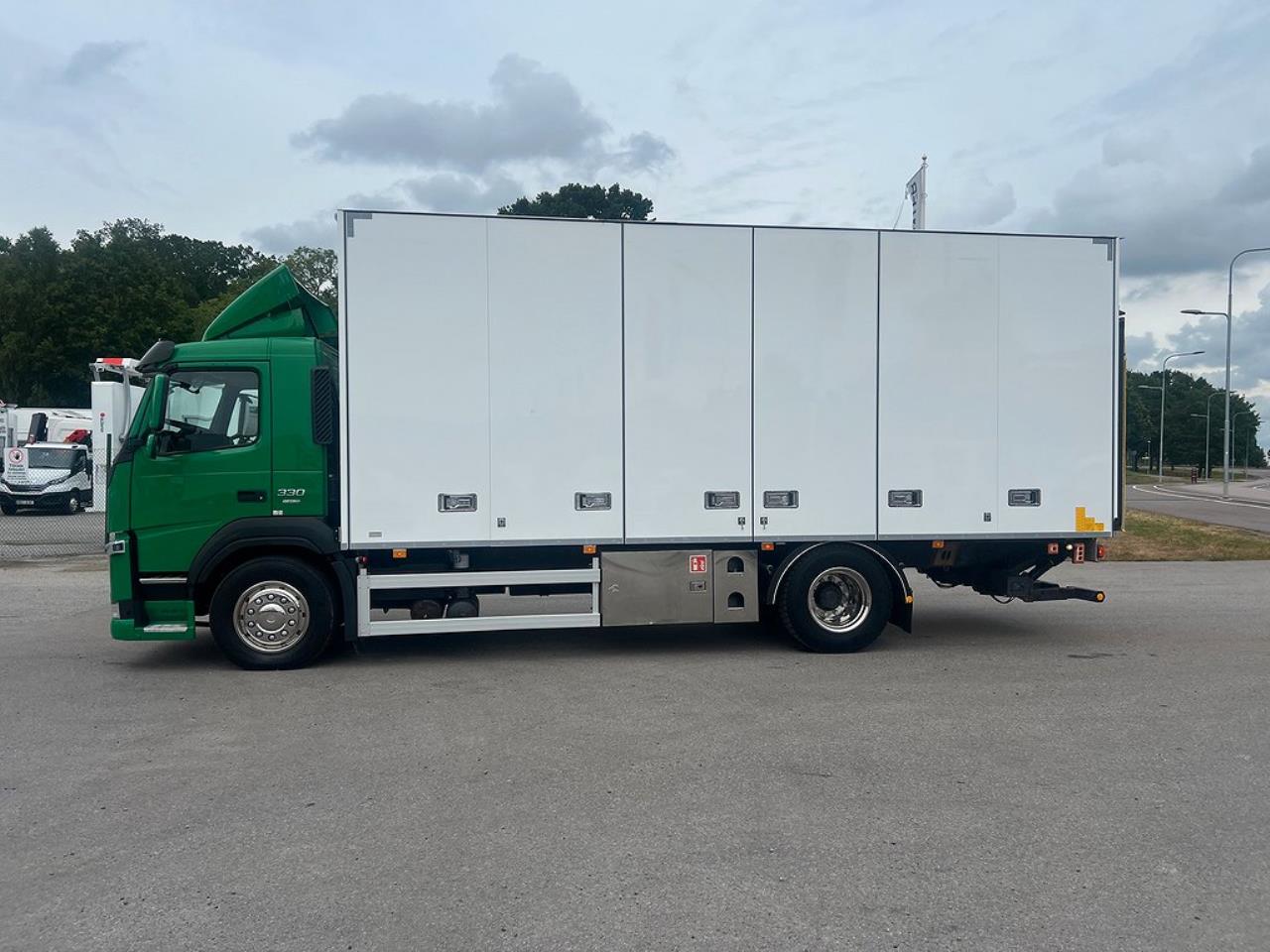 Volvo FM 330 4x2 Skåpbil, Bussbygg Öppningsbarsida, Euro 6 2018 - Skåp