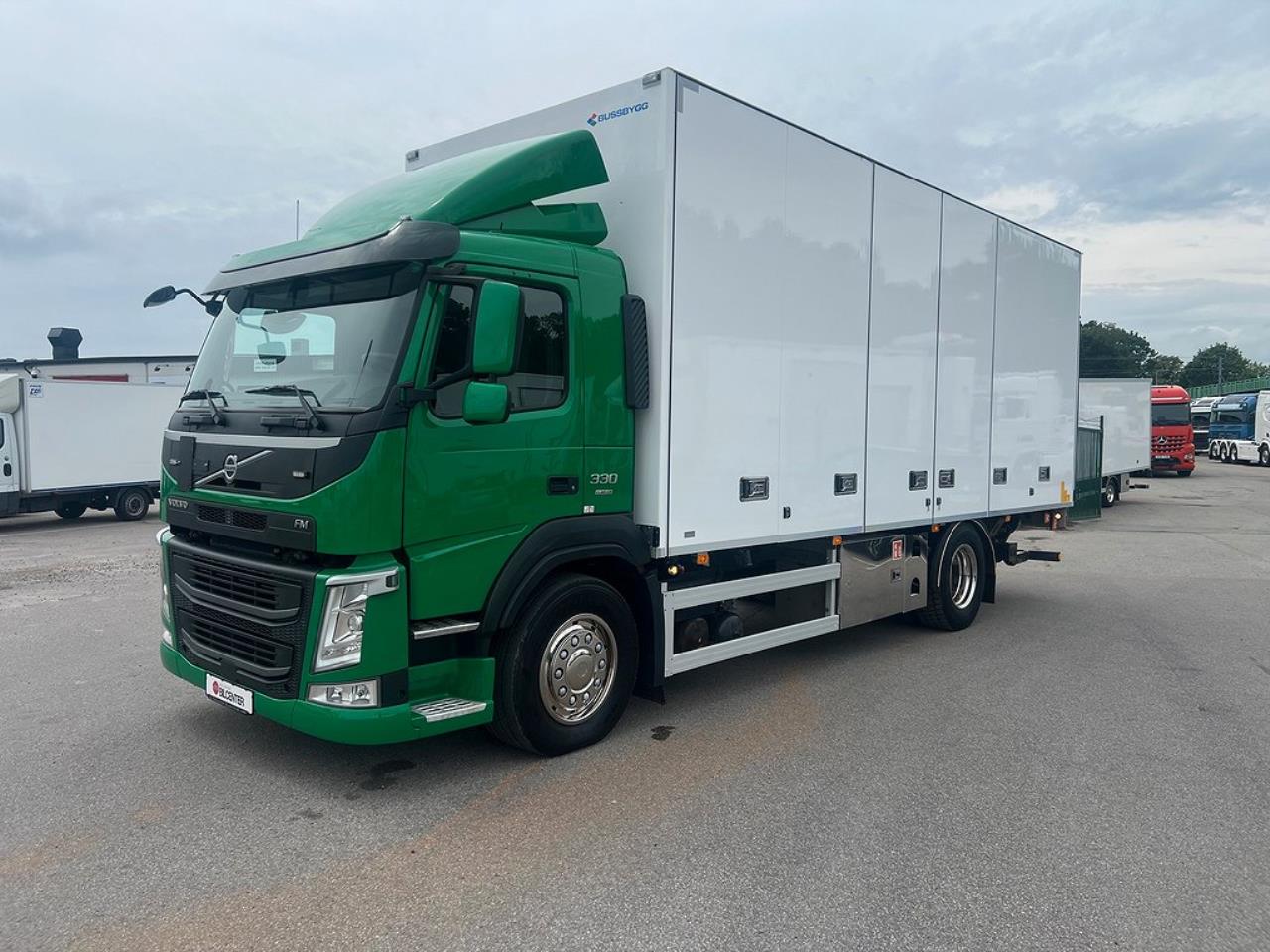Volvo FM 330 4x2 Skåpbil, Bussbygg Öppningsbarsida, Euro 6 2018 - Skåp