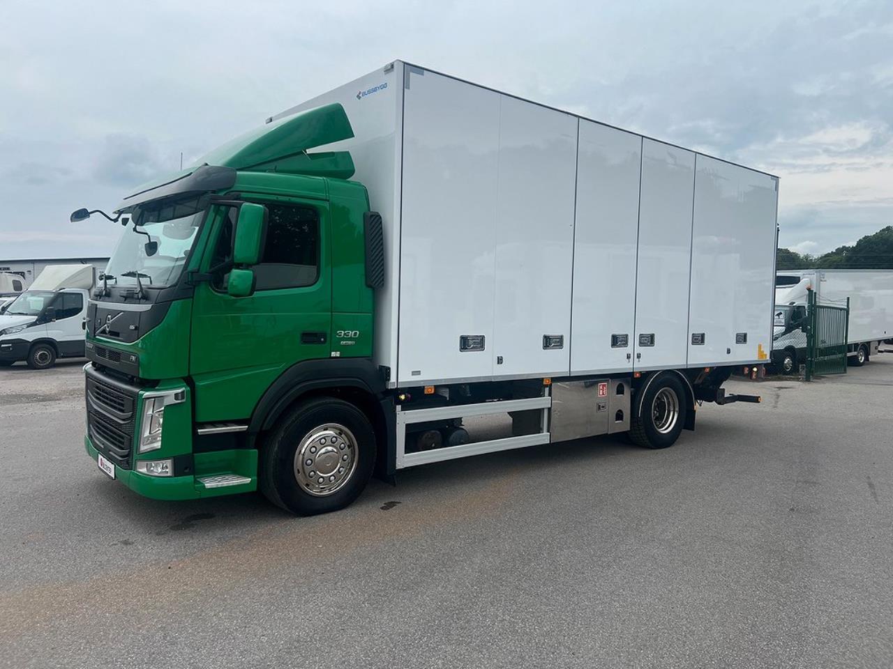 Volvo FM 330 4x2 Skåpbil, Bussbygg Öppningsbarsida, Euro 6 2018 - Skåp