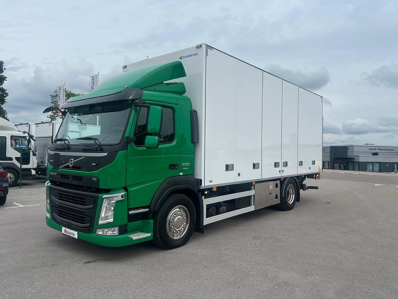 Volvo FM 330 4x2 Skåpbil, Bussbygg Öppningsbarsida, Euro 6 2018 - Skåp