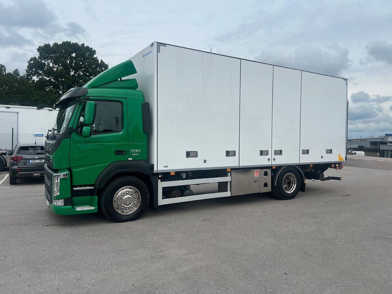 Volvo FM 330 4x2 Skåpbil, Bussbygg Öppningsbarsida, Euro 6 2018 - Skåp