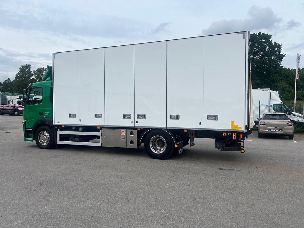 Volvo FM 330 4x2 Skåpbil, Bussbygg Öppningsbarsida, Euro 6 2018 - Skåp