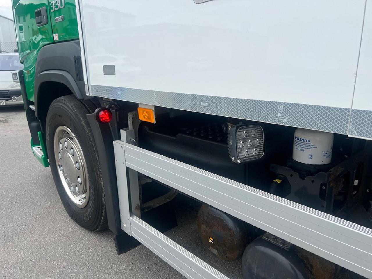 Volvo FM 330 4x2 Skåpbil, Bussbygg Öppningsbarsida, Euro 6 2018 - Skåp